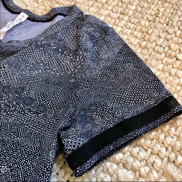 Lululemon Workout Top - Picture 5 of 5